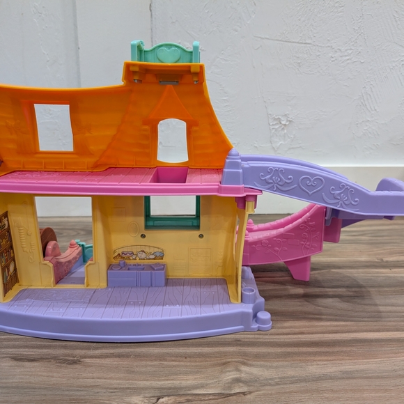 Fisher-Price Belle's Klip Klop Cottage - Picture 4 of 4